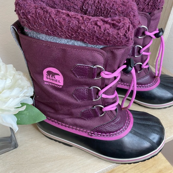 SOREL snow waterproof black burgundy boots - Picture 2 of 6